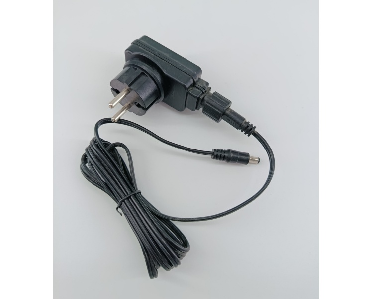 03_netzteil_mit_kabel_aufgewickelt